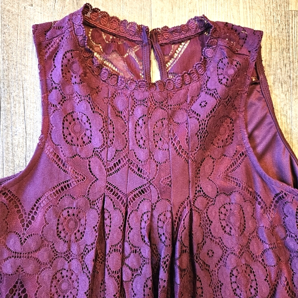 Doe & Rae NWT Burgundy Red Flowy Lace Dressy Tank Top Blouse | Small - Picture 2 of 9